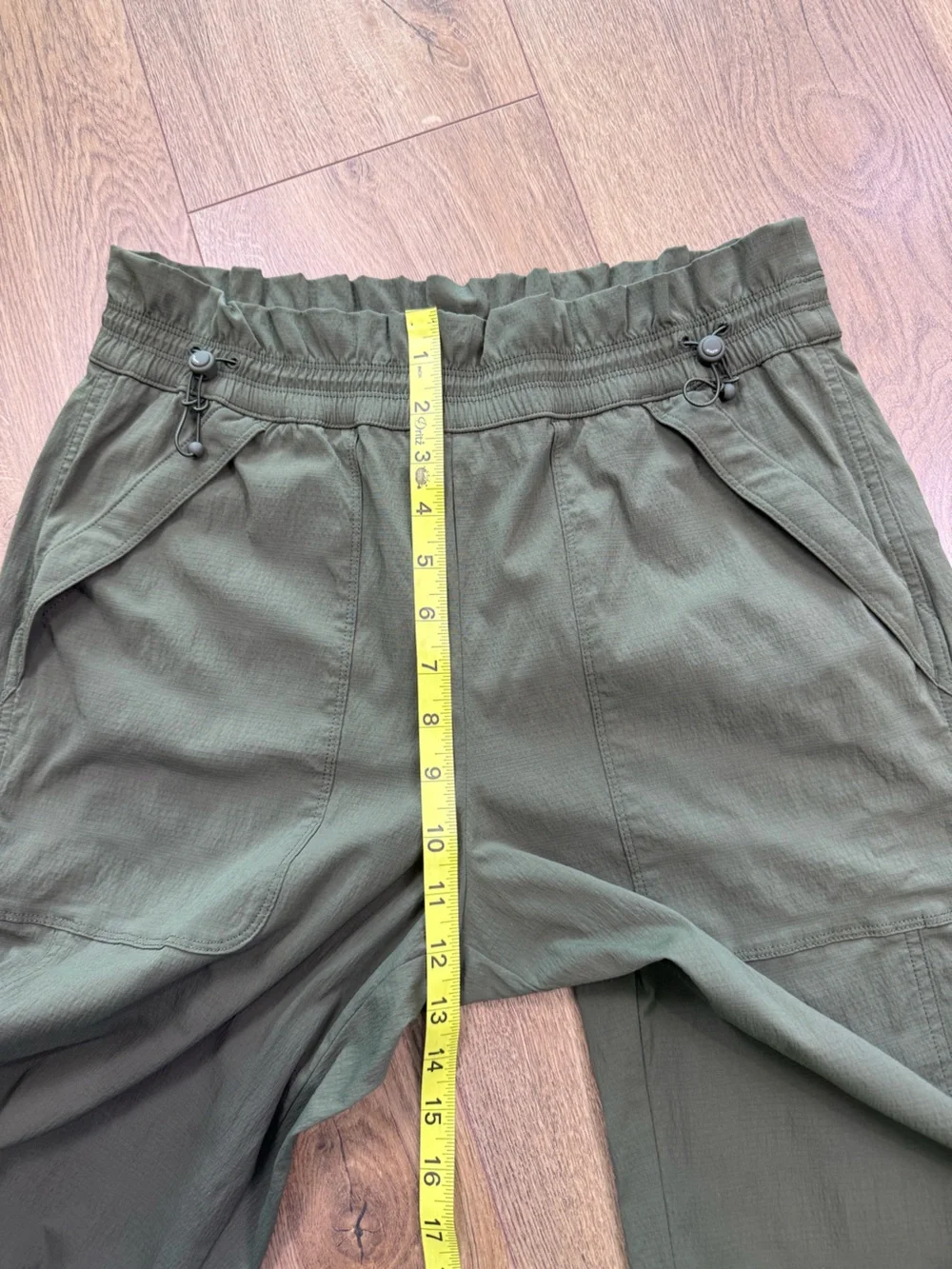 Athleta Trekkie High Rise Parachute Pant Olive Green Size 6